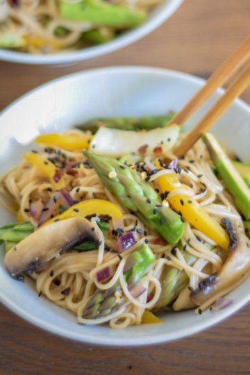 makaron ze szparagami