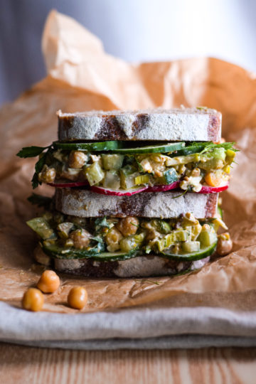 sałatka z ciecierzycy